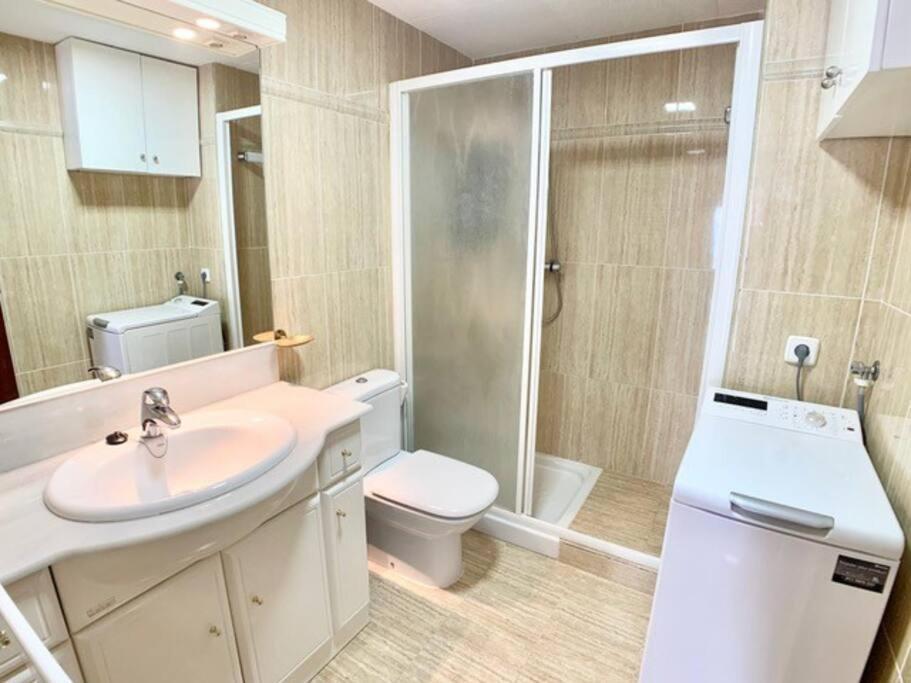 Appartement Les Pieds Dans L'Eau, La Tete Dans Les Nuages, Roses Extérieur photo