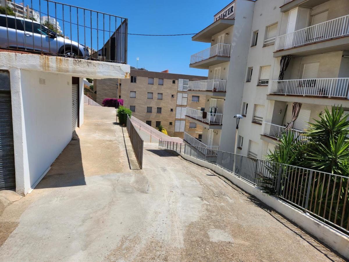 Appartement Les Pieds Dans L'Eau, La Tete Dans Les Nuages, Roses Extérieur photo